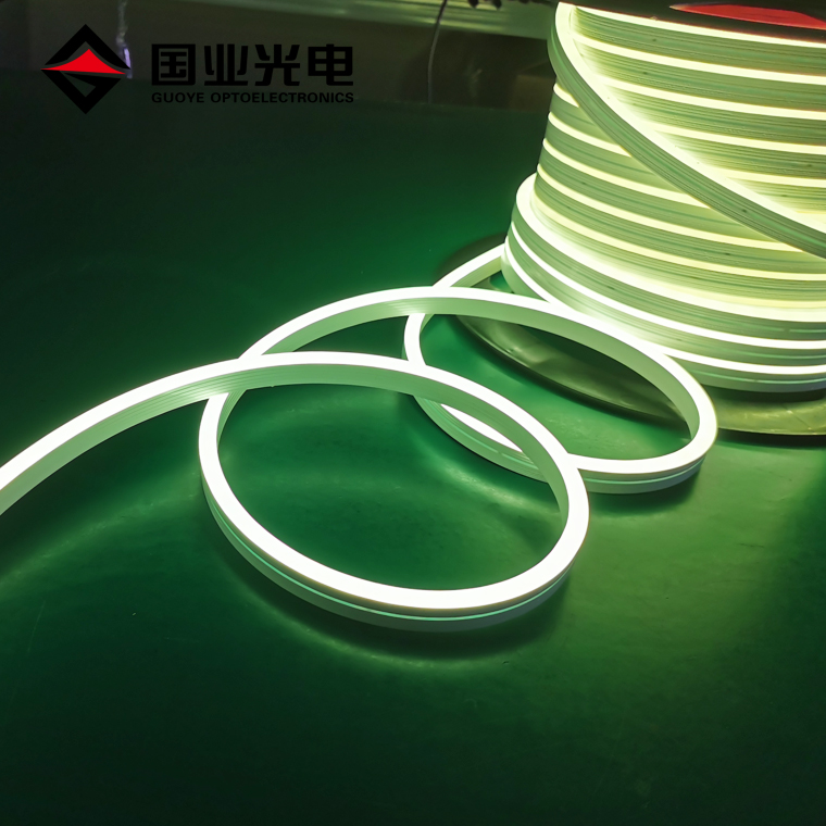 Care este semnificația emiterii de sus a vederii și a vizualizării laterale care emite în lumina benzilor de neon?